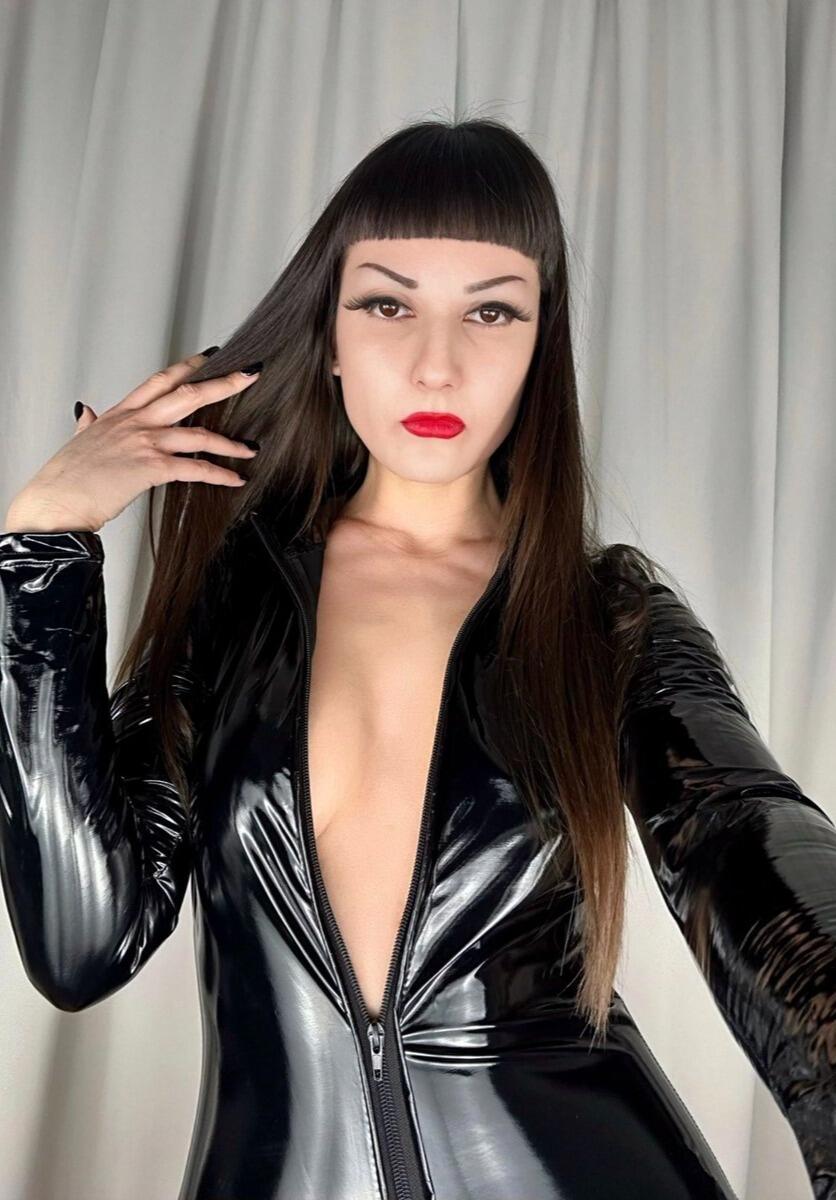 Hungariangoddess — fotos e vídeos +18