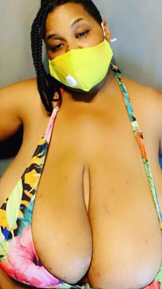 TP-manyvidsracksonracksonracks-huge-black-boobs-on-back