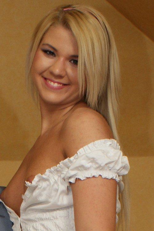 TP-maturenl-mature-man-george-uhl-takes-nineteen-year-old-blonde-zorah-whites-anal-virginity