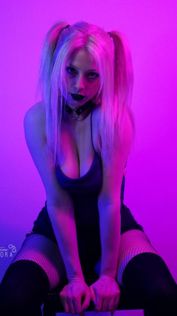 Kinkylittlekora