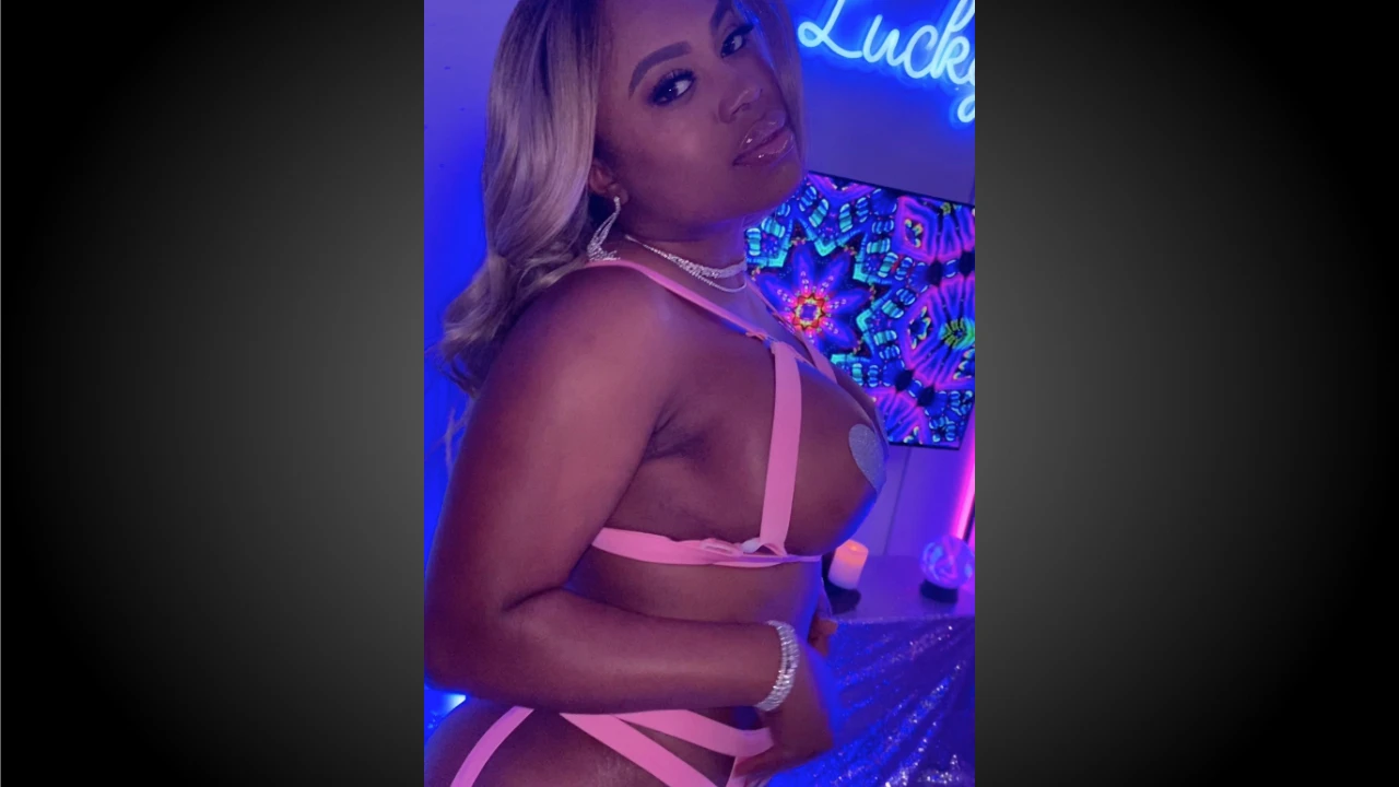 Breyana Moore Is a Horny Twerking Bombshell