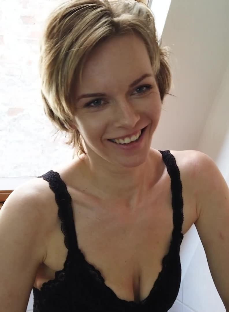 MILF Kristina Tries Sucker Toy for the First Time