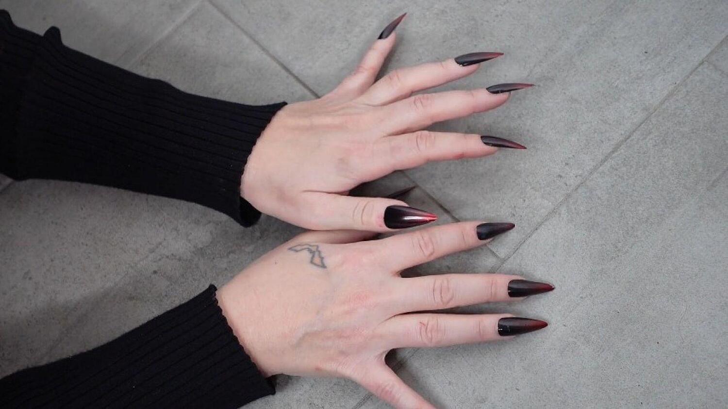 Long Sharp Nails Tapping On Hard Floor And Scratching