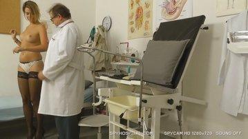Fatty Blonde Leaked Vagina Exam Voyeur Video