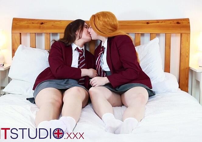 Ellie And Victoria Have A Masturbation Race