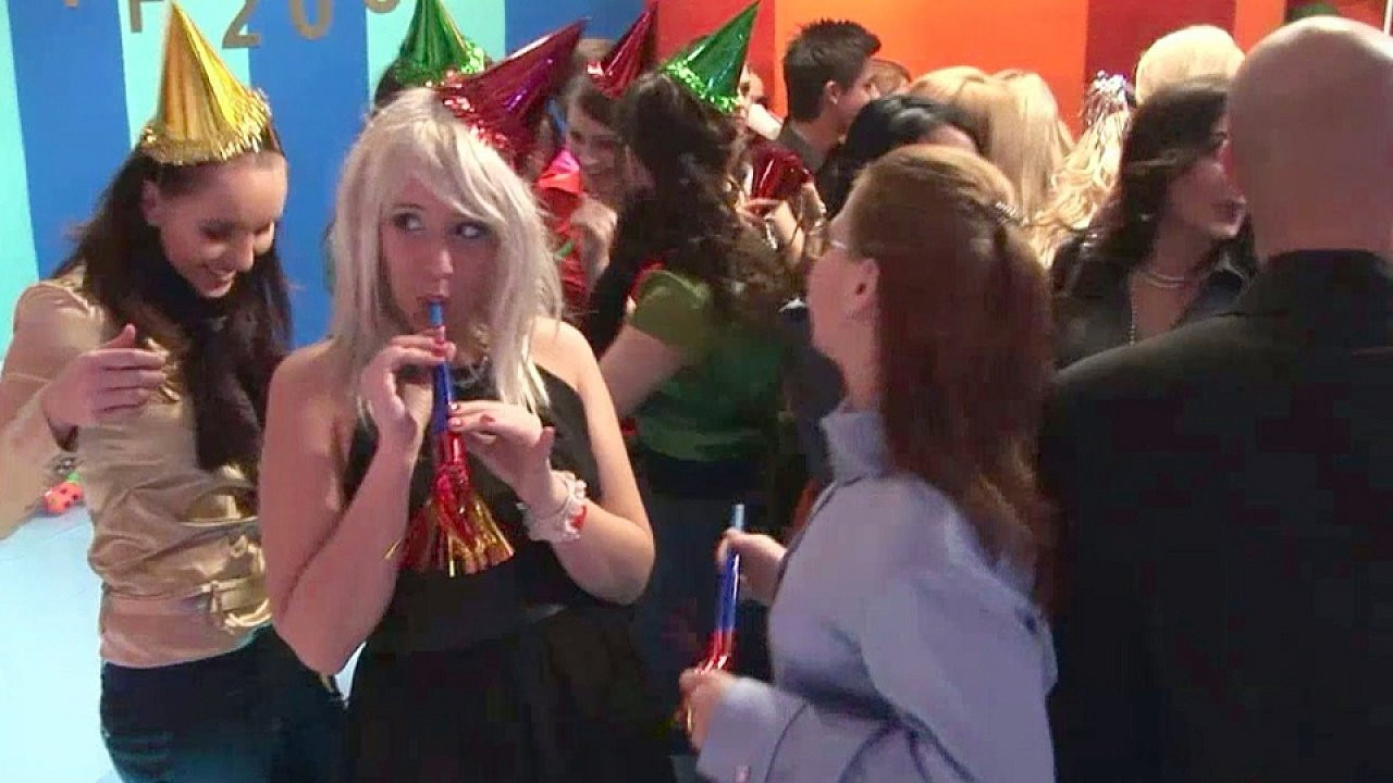 Melvina Raquel Gets Horny On New Years