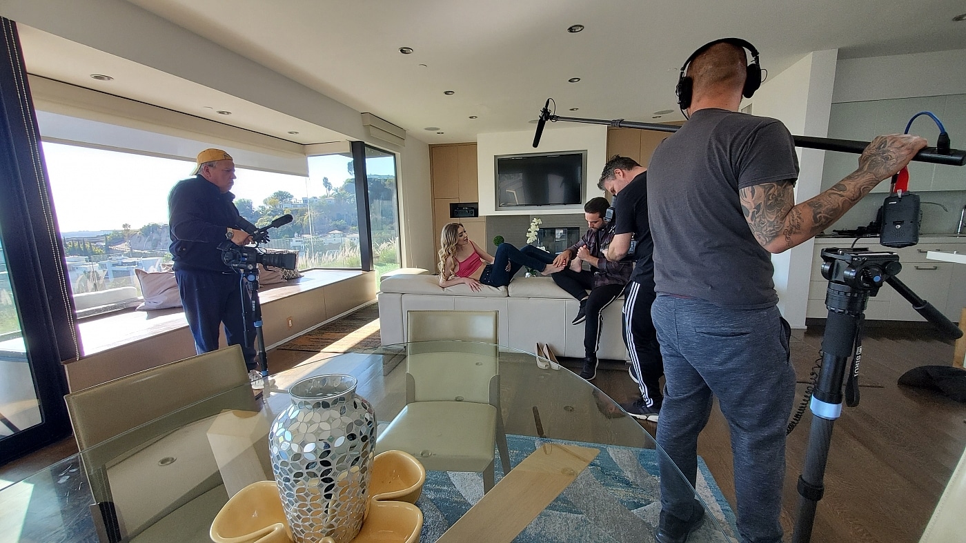 Mackenzie Moss (Behind the Scenes)
