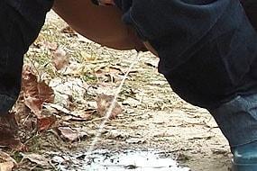 Blonde Babe Peeing Outdoor