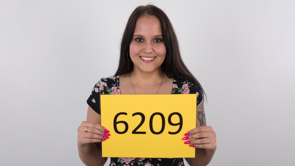 Czechcasting - Busty 18 Y/O Denisa in 180 Deg