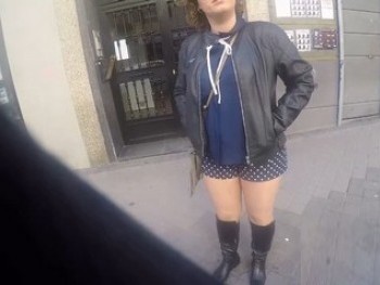 Madura Despechada a La Carga De Yogurines. Nos Perdemos En Las Tetazas De Beatriz