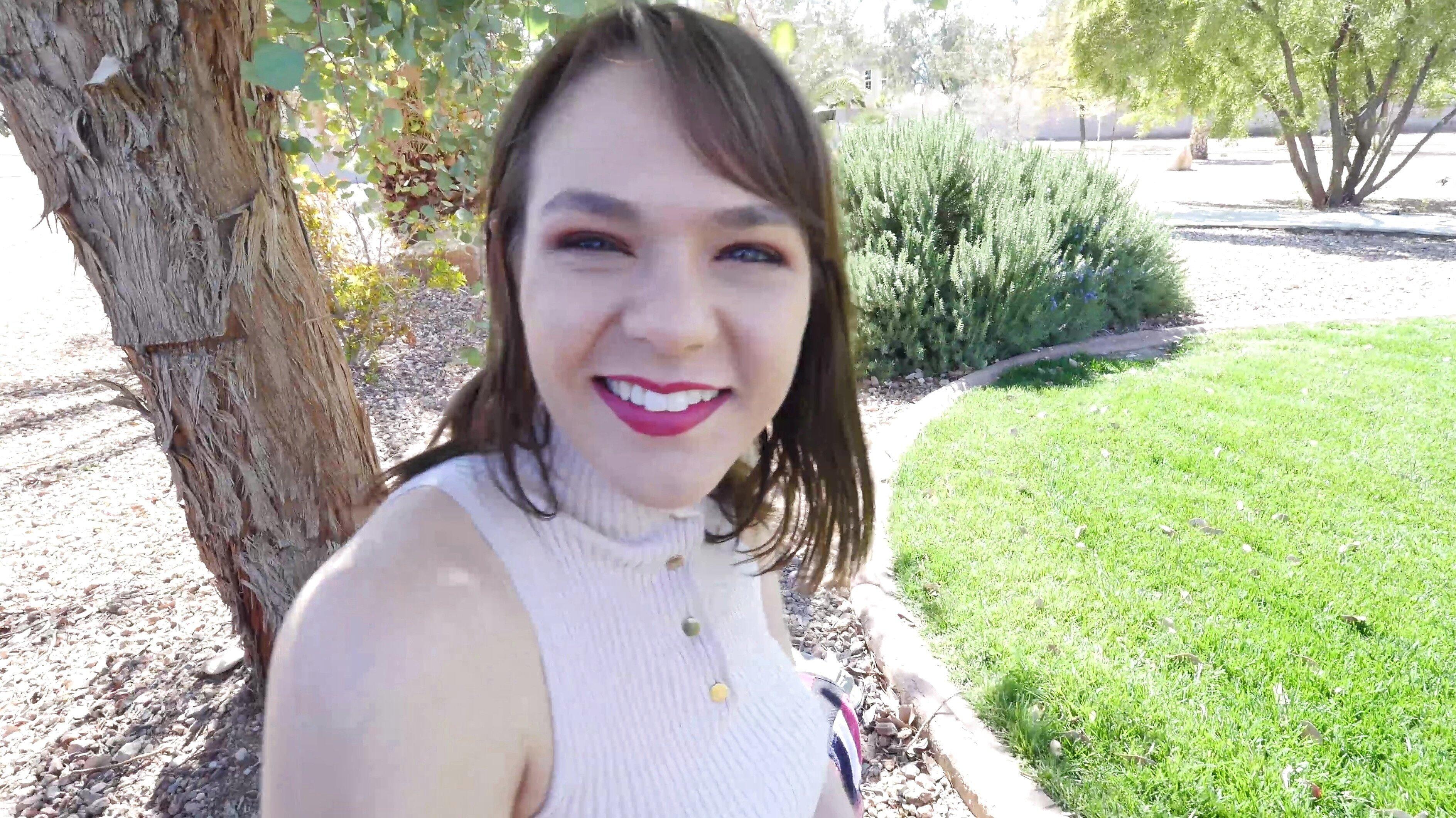 Sailor Luna Gives You an Outdoor Blowie and Lets You Cum on Her Face