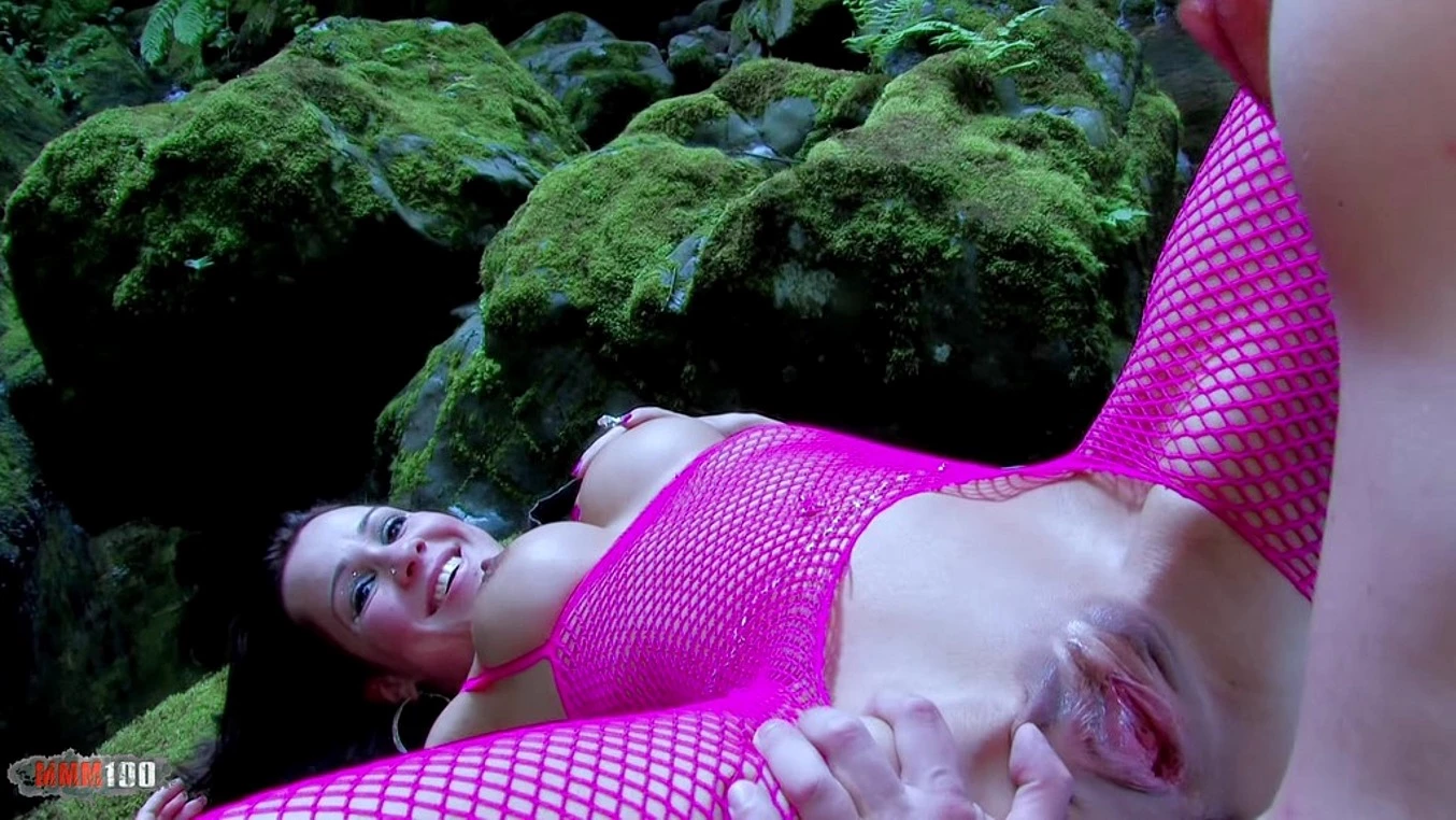 Bigtits Brunette Is Smashed in and Squirts in the River