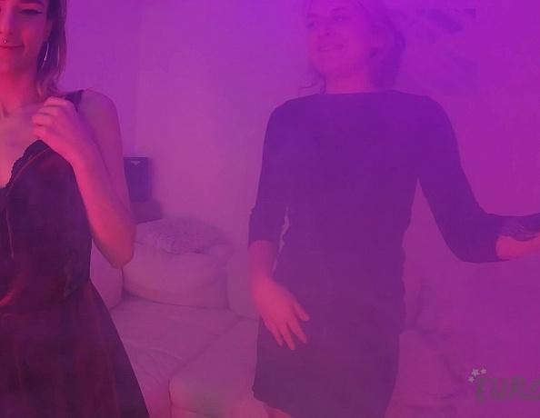 Poppy And Brille Suck And Fuck Some Dildos Aesthetic Snowy Afternoon