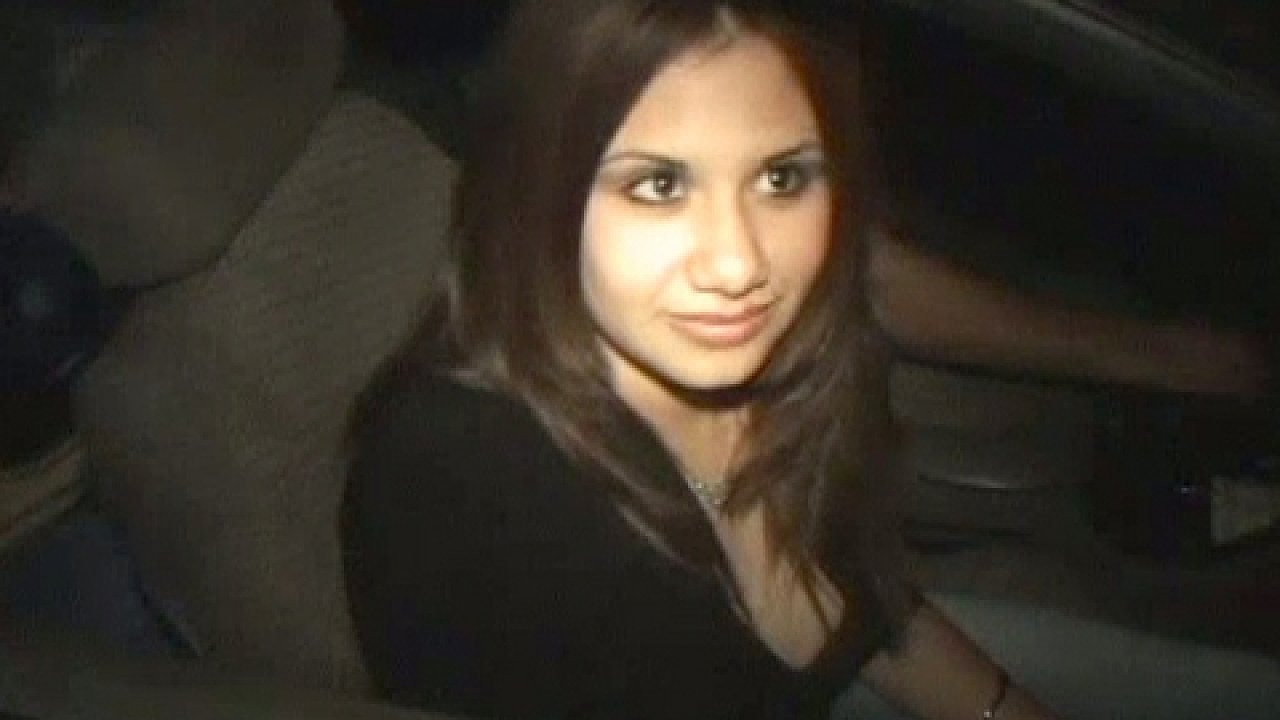Latina Brunette Whores Flash Their Big Tits Ourtdoors Watched By Voyeur