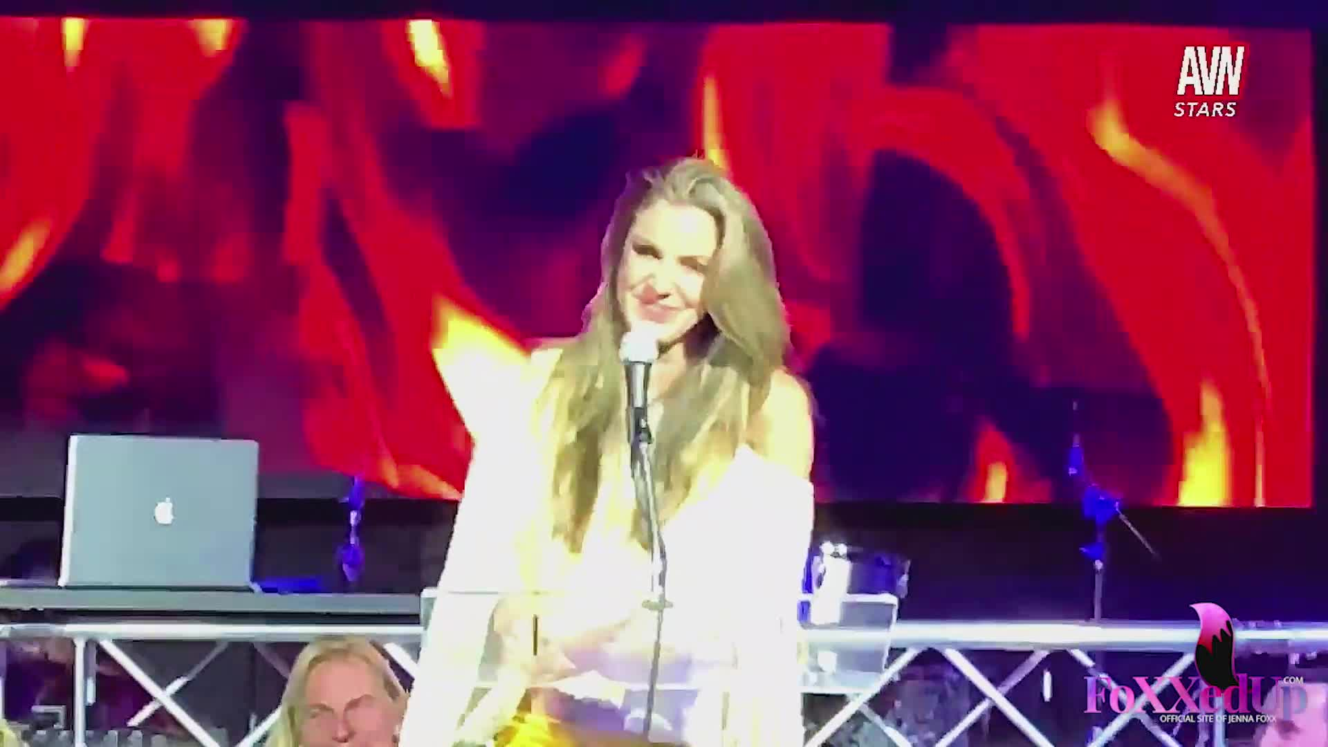 Julia Anns Avn Roast Continues! the Beautiful Kayla Paige!