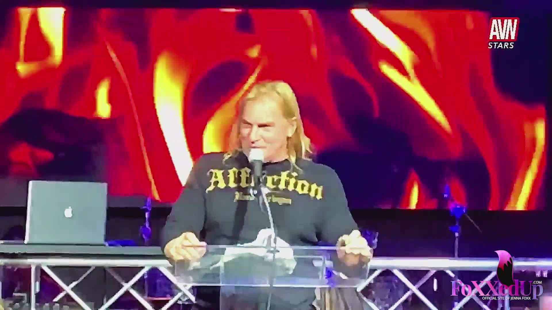 Julia Anns Avn Roast Continues! Evan Stone!