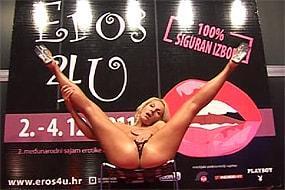 Slut Getting Wet Live