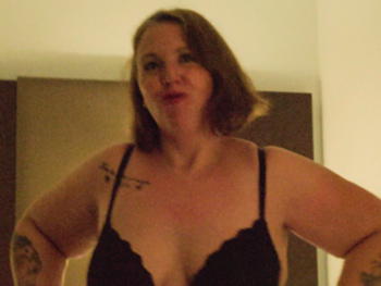 Recently Divorced... Fakings to the Rescue! Busty, Vicious... Do You Want a Young Man? Here We Will Give You Everything.