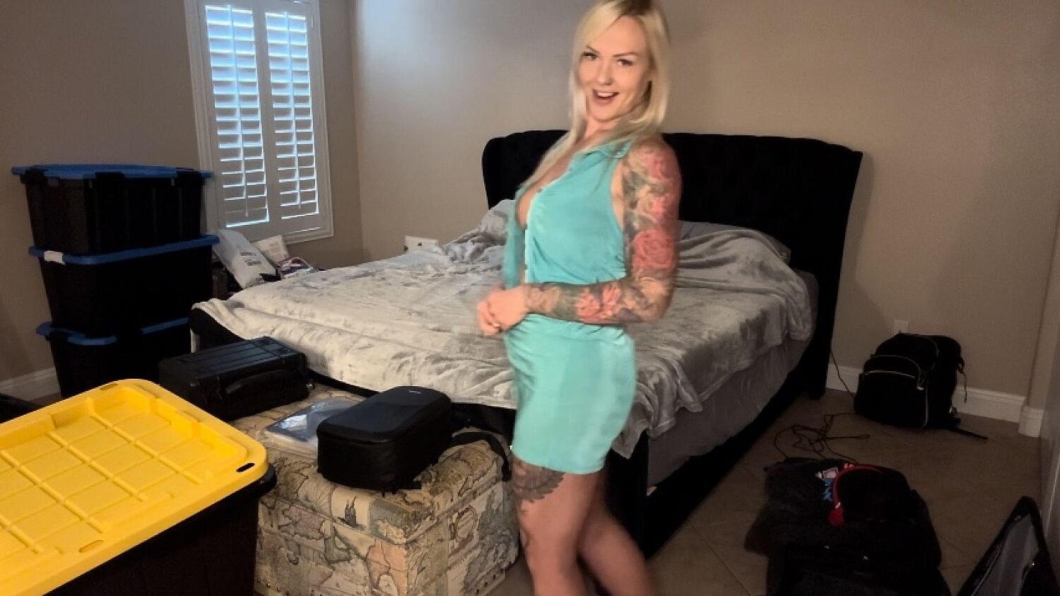 Step Nephew Helps Aunt D Move Deliah Grace