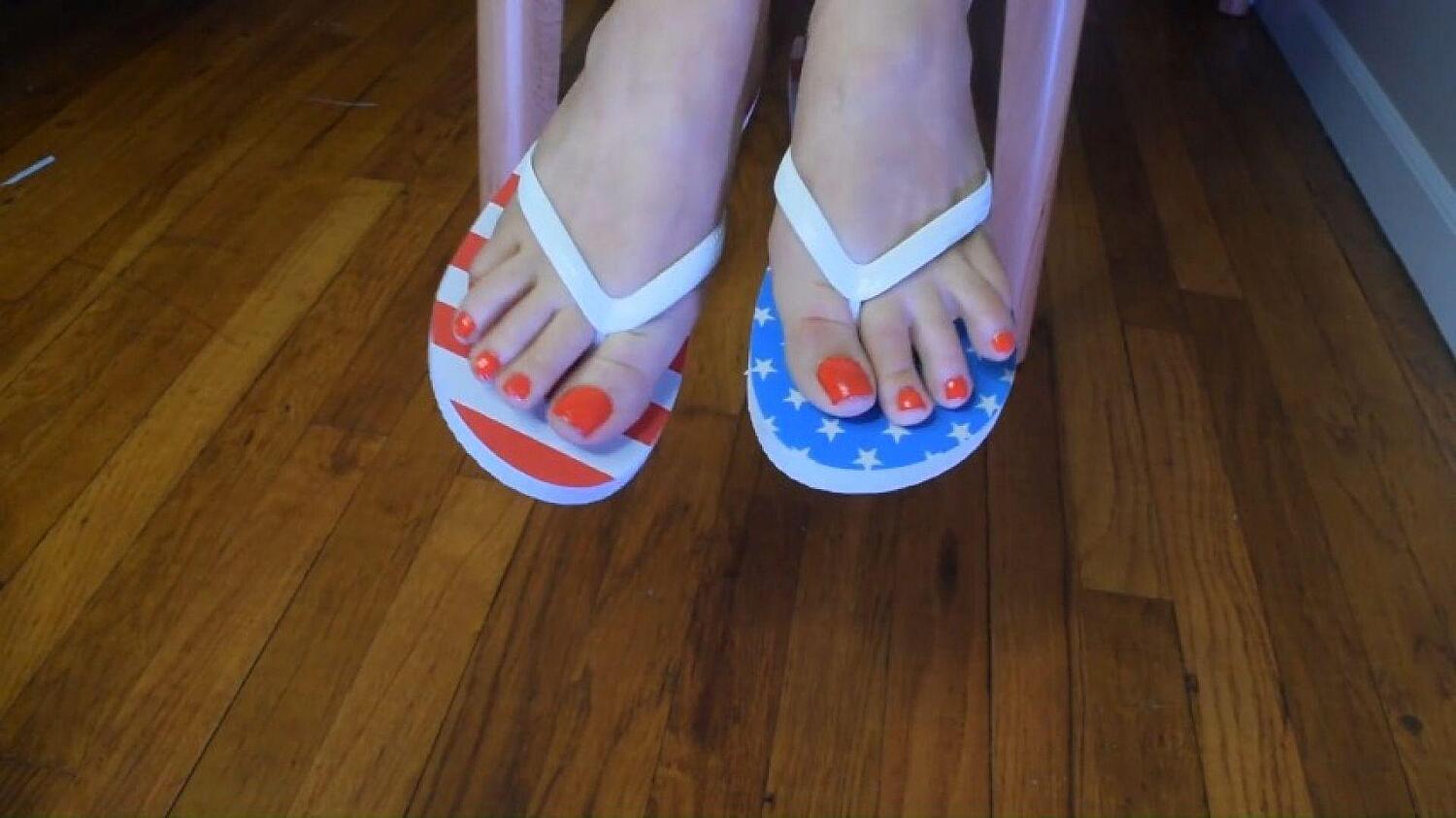 Quick JOI To Red Toenails And Feet In Flip Flops