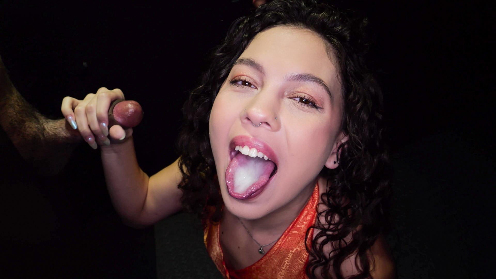 Satine Summers' Fifth Gloryhole