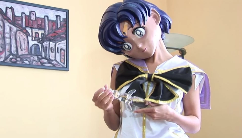 Bizarre Housekeeper Masturbating