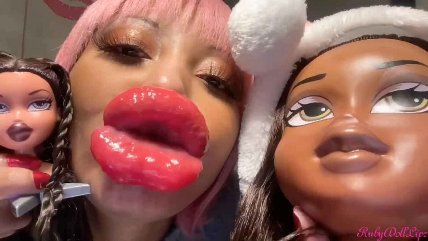 Larger Lips+Doll Head Kisses #45