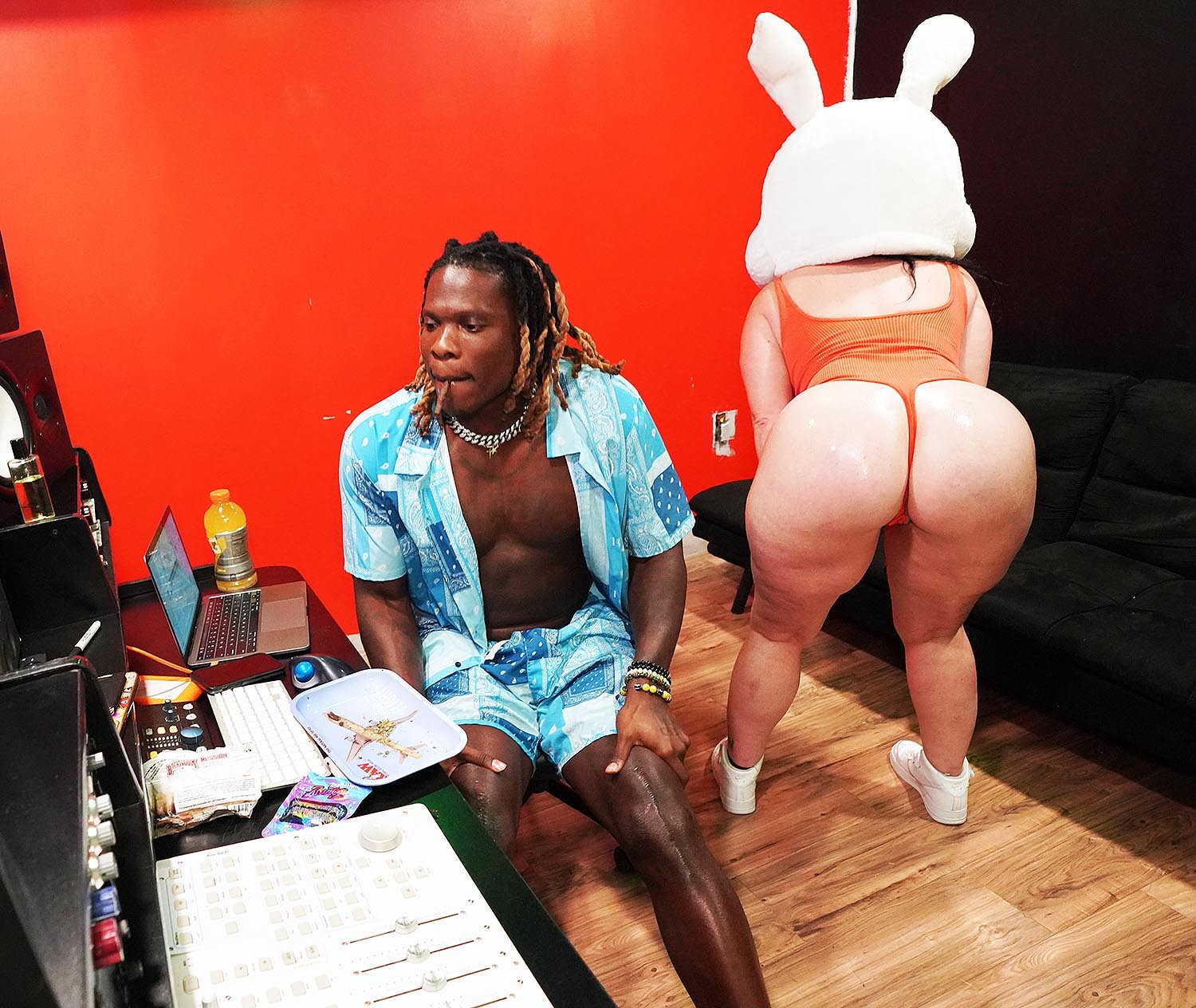 Hardcore Studio Session with a Snow Bunny