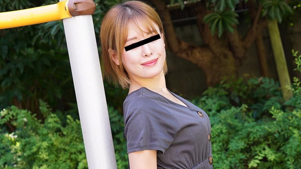 A Cute Married Woman Who Is in the Prime of Cheating