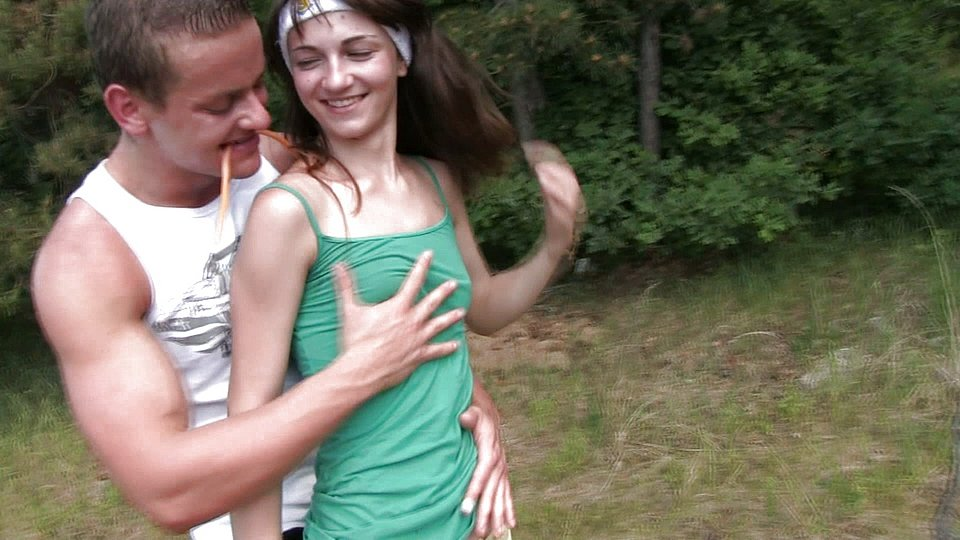 Skinny 18 Year Old Get Fucked Outside.