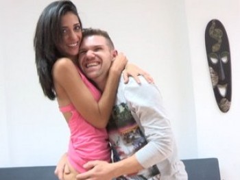 La Belleza Gitana y El Albanil Andaluz. Cindy y Desy, Una Pareja Como Otra Cualquiera