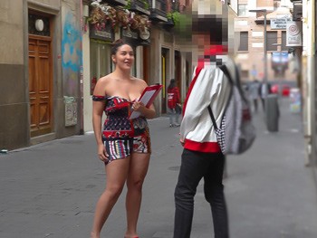 Gigi Lust Comes to Warm Up the Whole City with Her Natural Huge Tits. This Is How You Get Signatures Fast ;-D