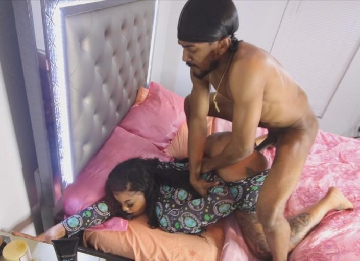 Big Alien Booty Kally Xo