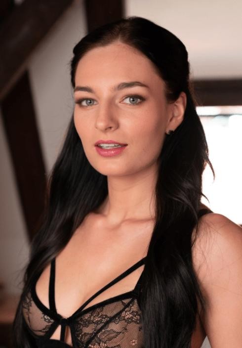 Caprice Divas - Never Walk Alone - Leanne Leace