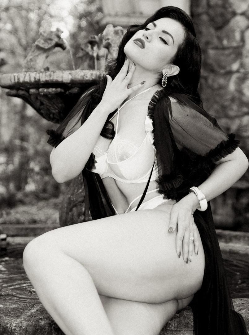 Atomic Bombshells - Screenshot 1 of 4 - Braylin Bailey