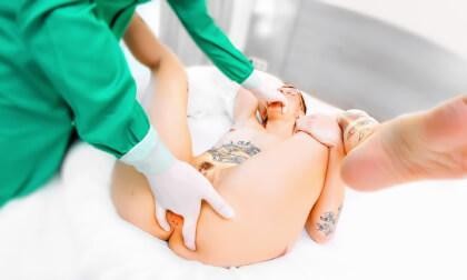 Alt Girl Wants Doctor's Fist