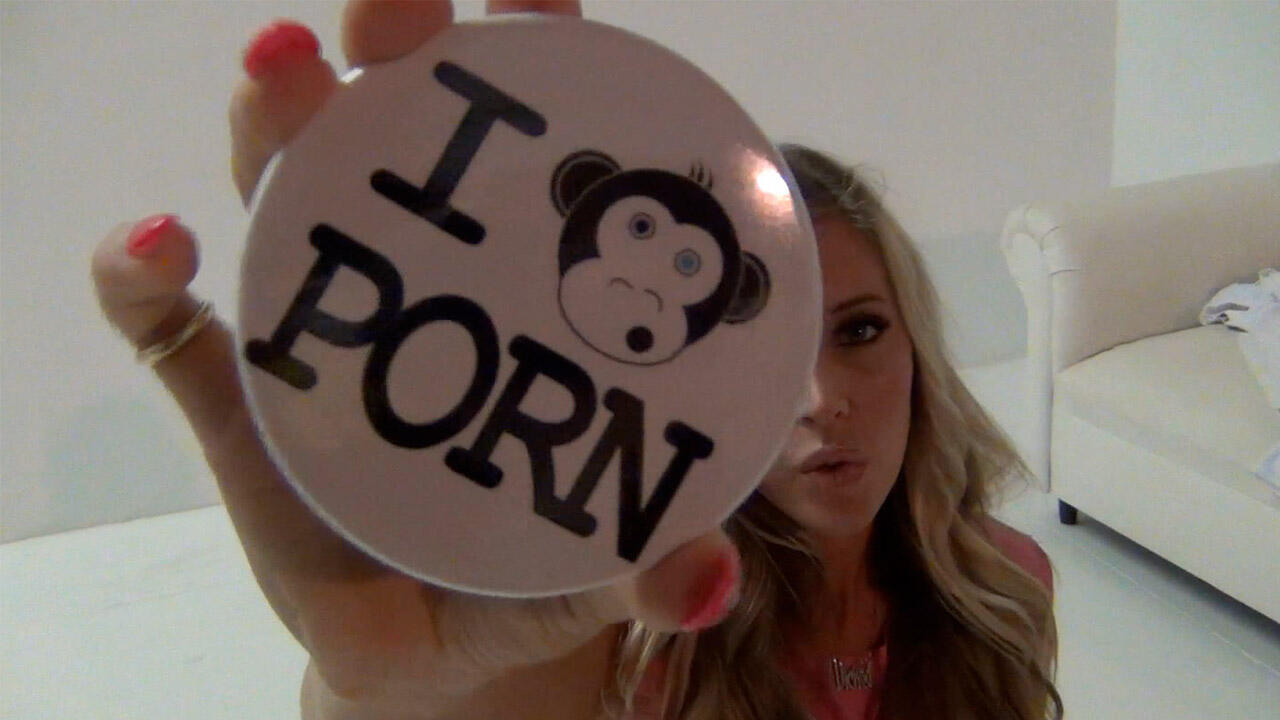 Behind the Scene with Samantha Saint on Her Black Light Set