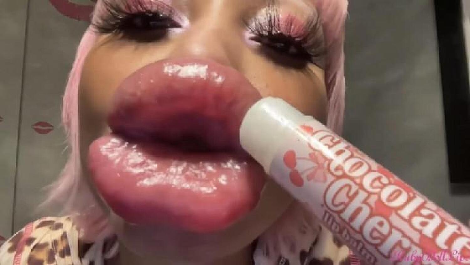 Sniffing My Swollen Lips+Lip Balm #3