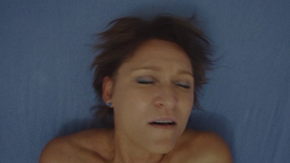 Mature Woman Likes to Masturbate