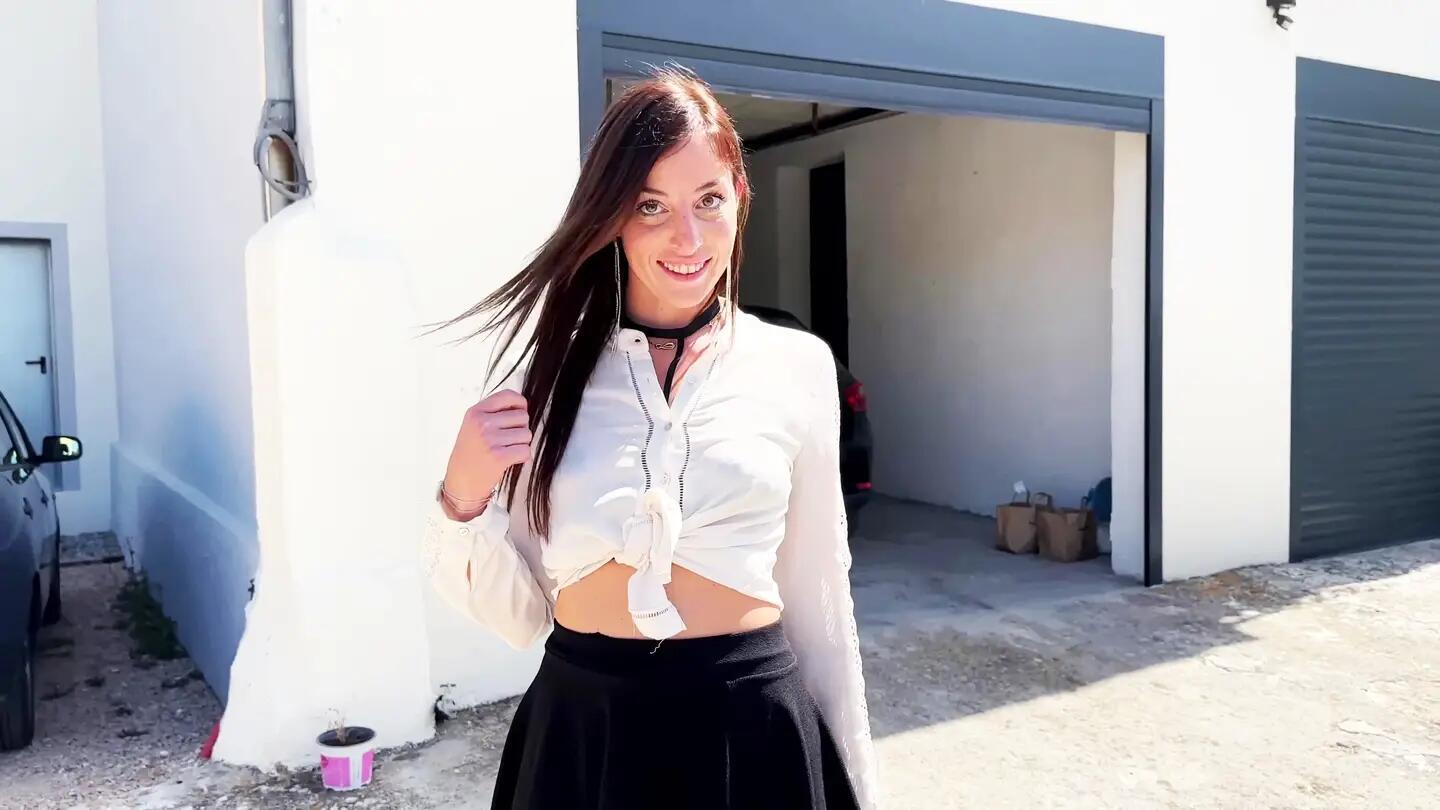 Sandrillon, 25 Years Old, Language Teacher!
