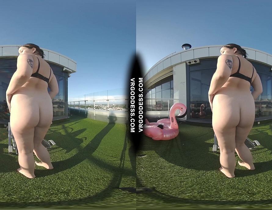 Vanessa Klein Jilling with Some Big Dildos for Deep Penetration Rooftop Bubble Sunbathing
