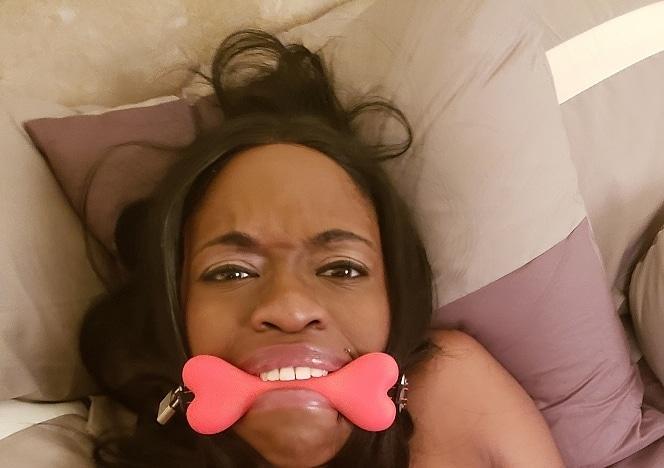 4K/ Melody Cummings Feisty Abductee Given an Orgasm
