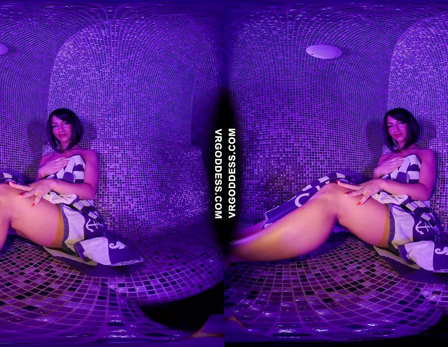 Angelika Oiling Herself Up In The Hot Sauna