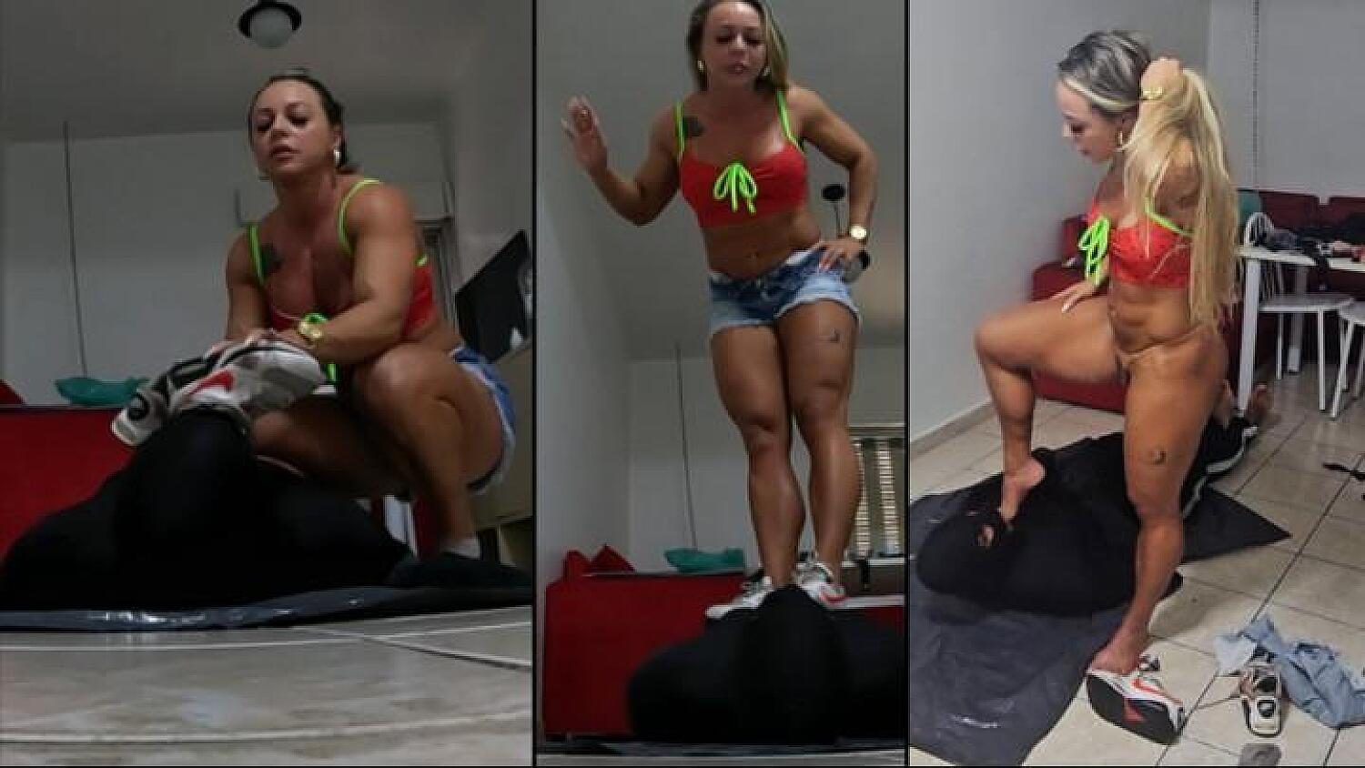 Licking The Sweaty Goddess - Eating Skin