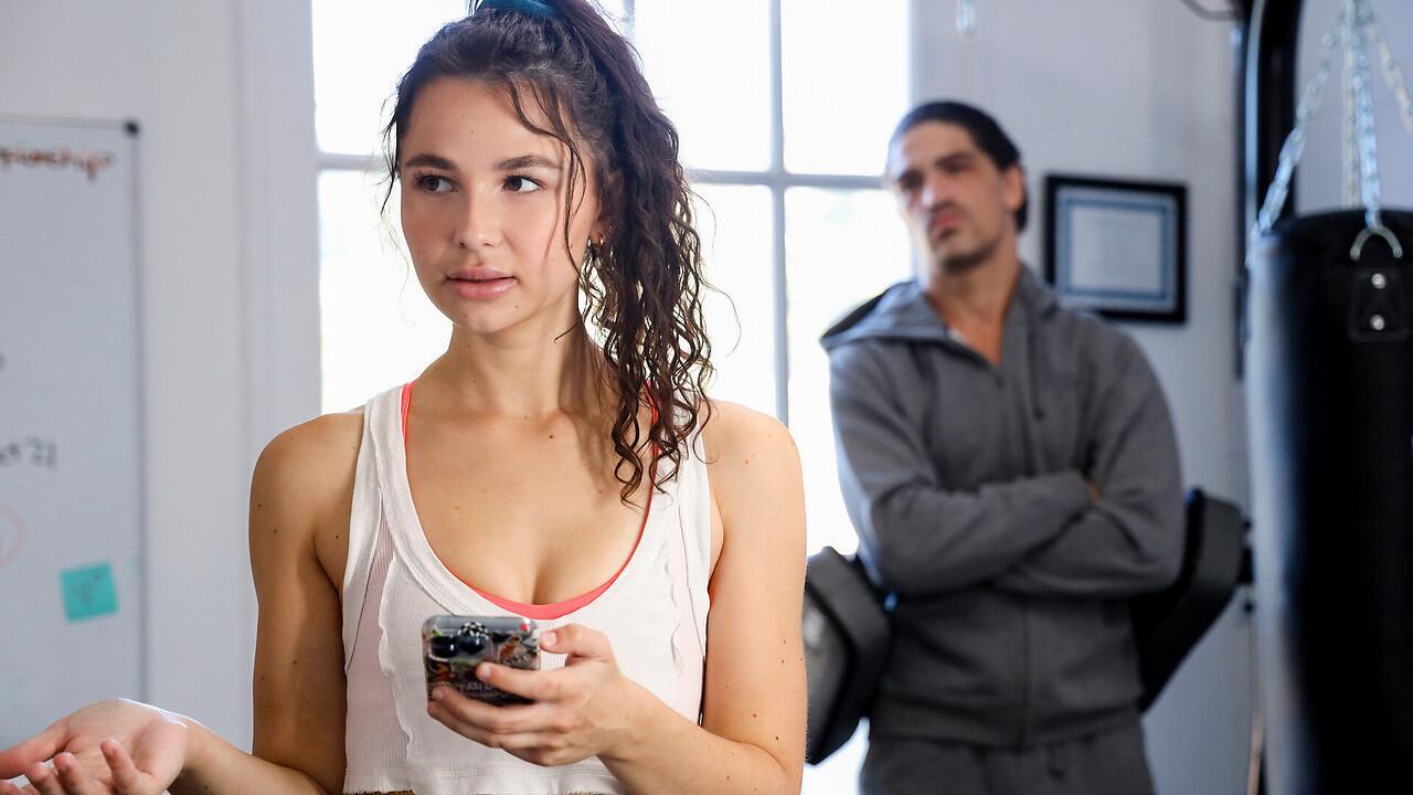 My Boyfriend Thinks I'm Fucking The Coach - S1:E6