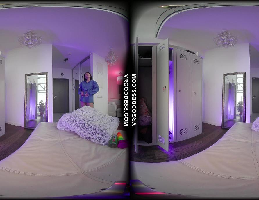 Mira Gets Naked And Masturbates With A Dildo In The Locker Room