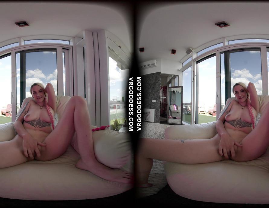 Adele Pumping Her Pussy With A Vacuum Pump And A Small Vibrating Toy
