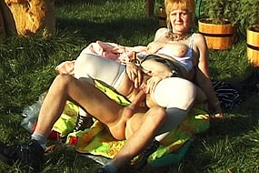Hot Mom in Outdoor Porn