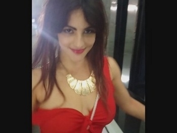 Slutting Around and Getting Naked on a Mall Escalator, That's How Fun She Has Claudia