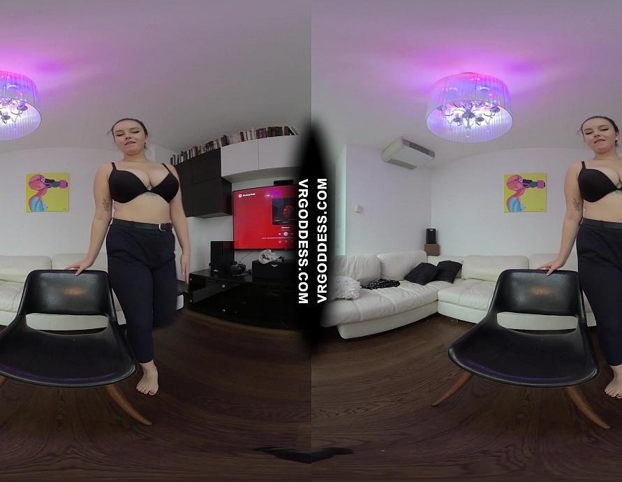 Vanessa Klein Sexy Striptease Masturbating on a Chair